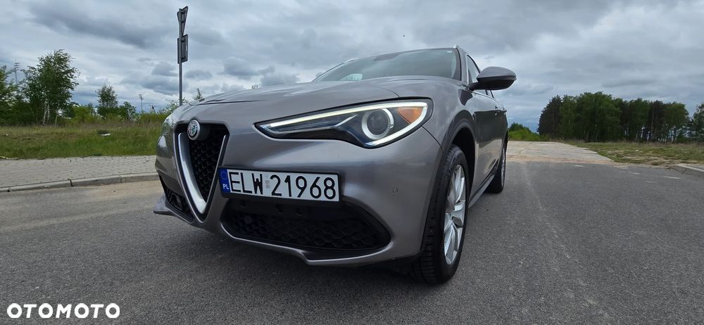 Alfa Romeo Stelvio 2.0 Turbo 16V AT8-Q4 Veloce Ti - 12
