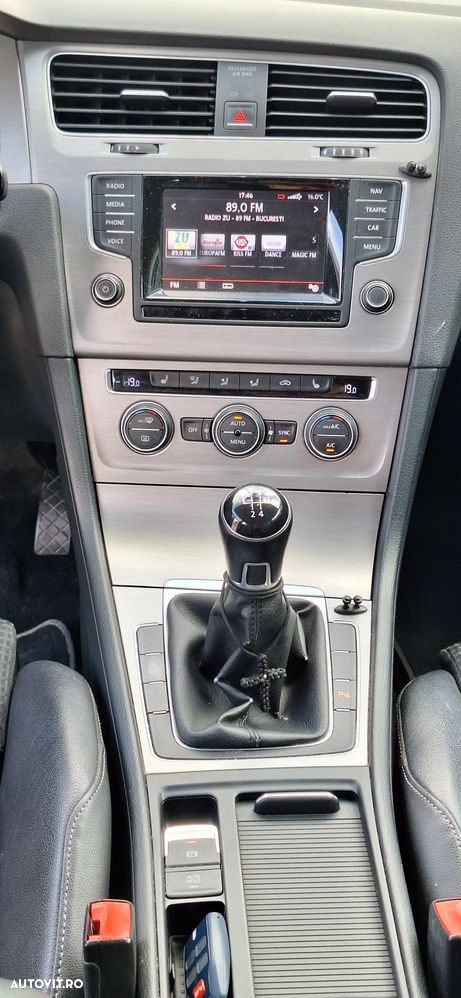 Volkswagen Golf 1.6 TDI DPF BMT Comfortline - 5