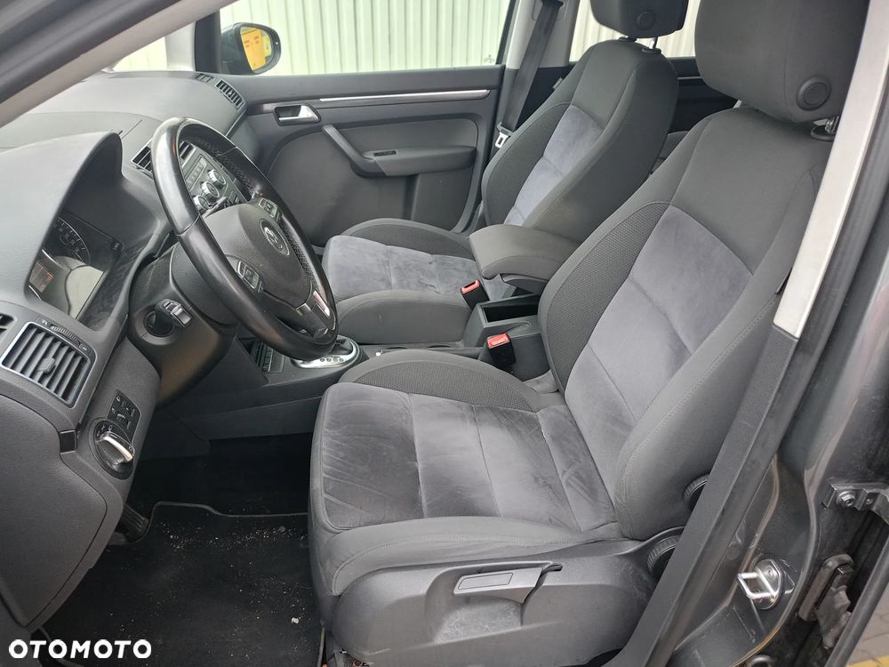 Volkswagen Touran 1.6 TDI DPF Highline DSG - 12