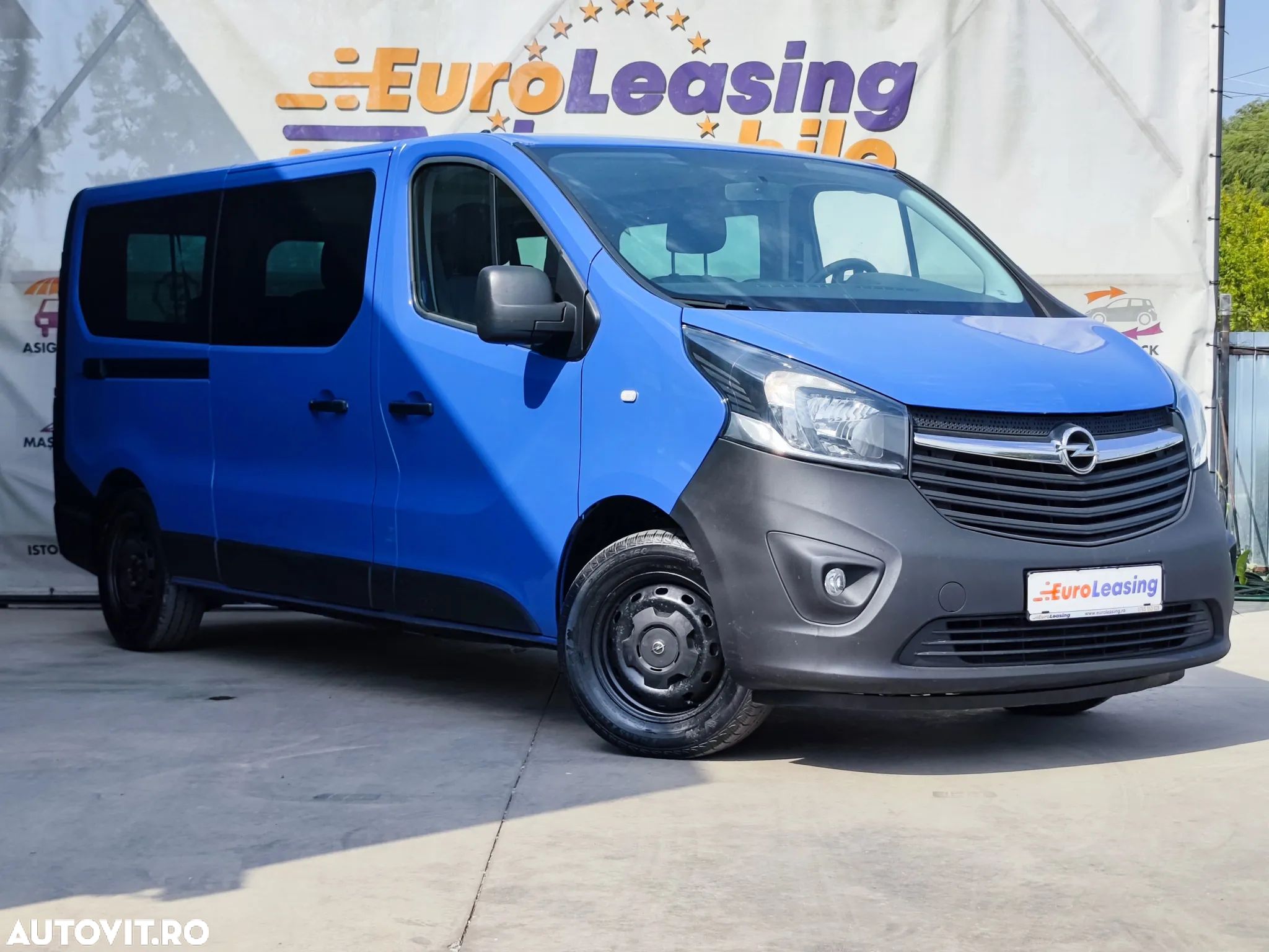 Opel Vivaro - 1