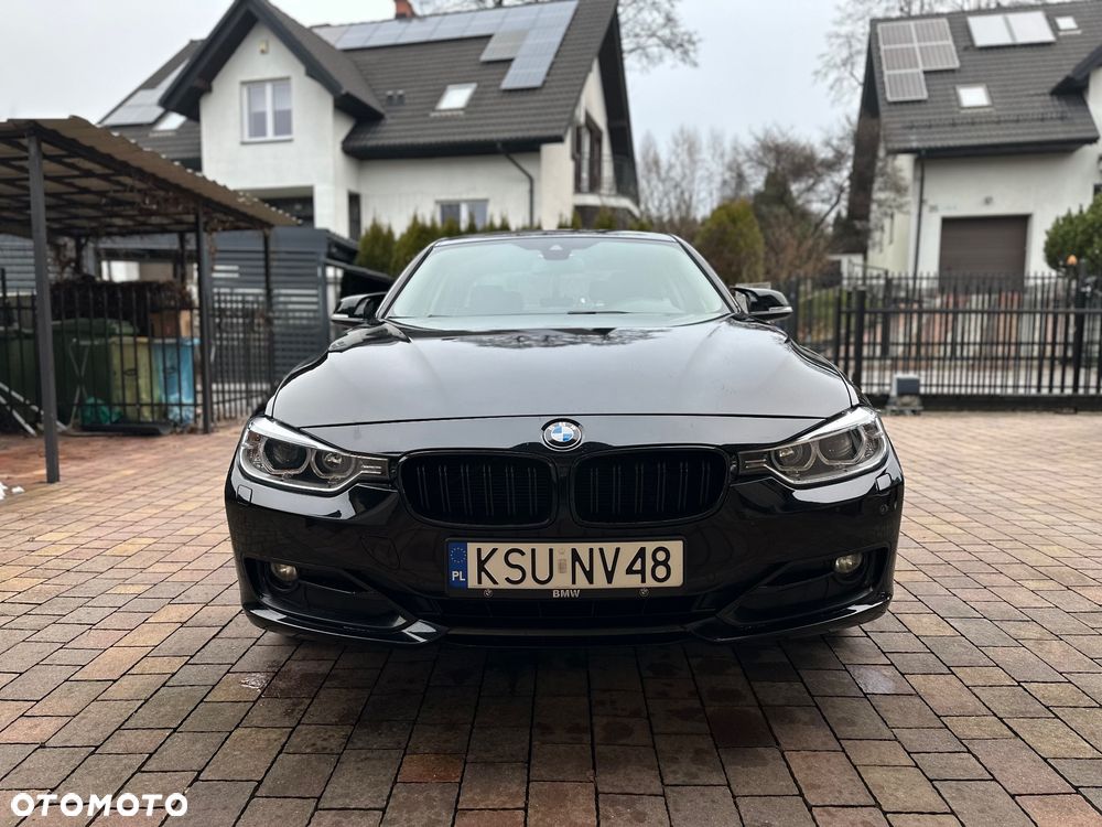 BMW Seria 3 320d DPF Edition Sport - 4