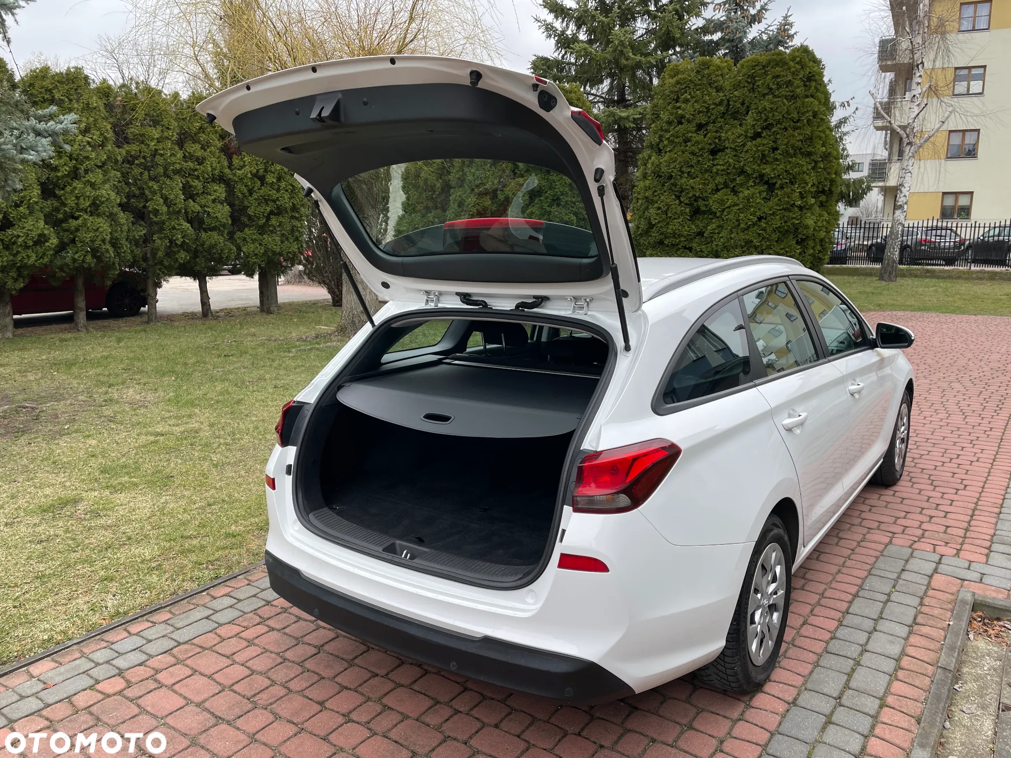 Hyundai i30 Kombi 1.0 T-GDI Family - 14