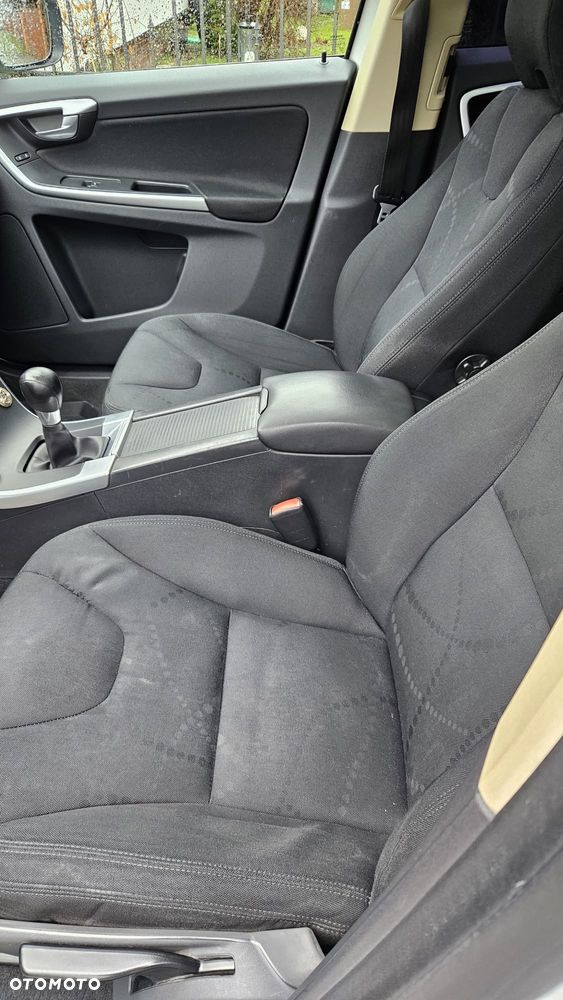 Volvo XC 60 DRIVe Kinetic - 23