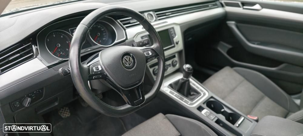 VW Passat 1.6 TDI Confortline - 18
