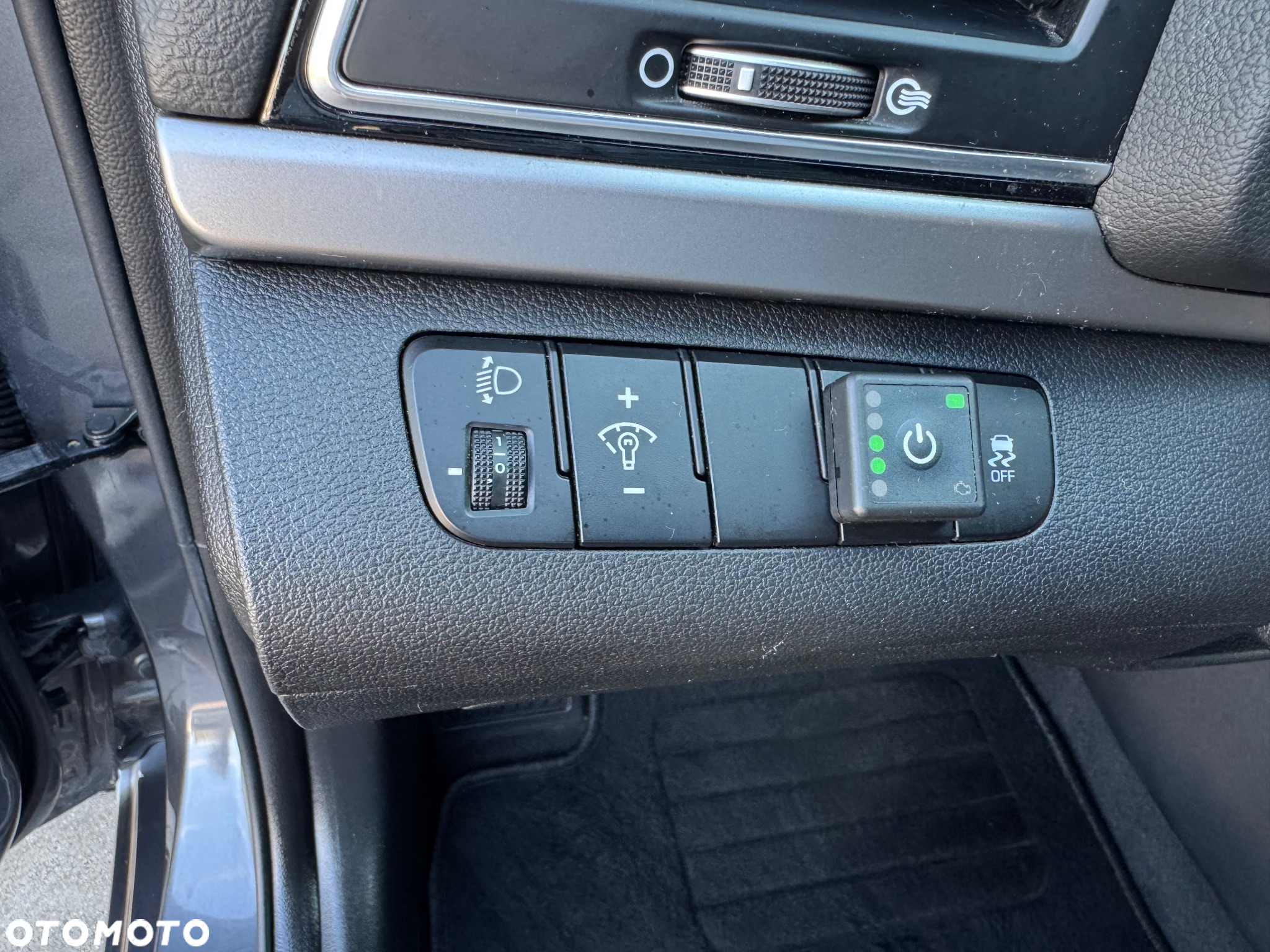 Hyundai Elantra 1.6 Premium - 3