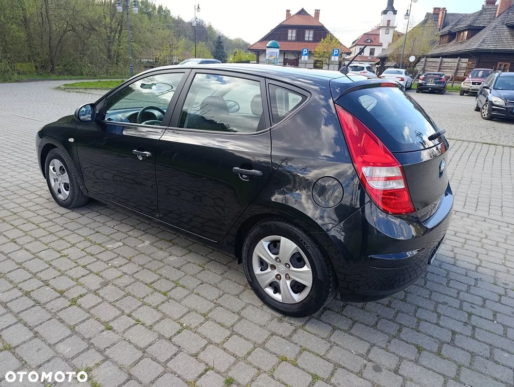 Hyundai i30 1.6 CRDi Comfort - 11
