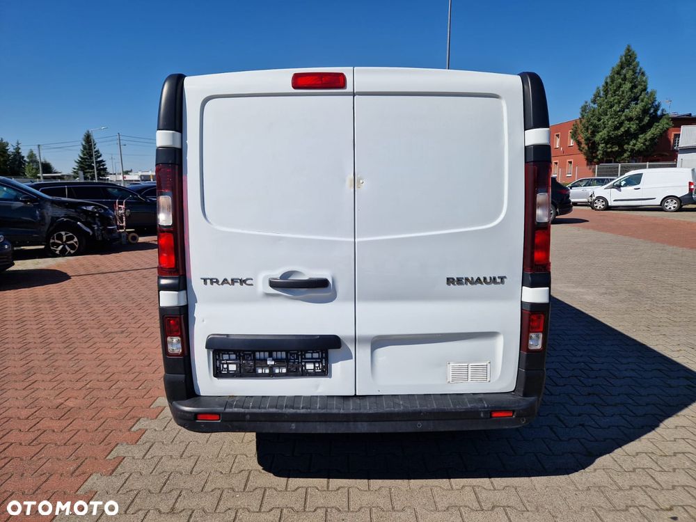 Renault TRAFIC - 2