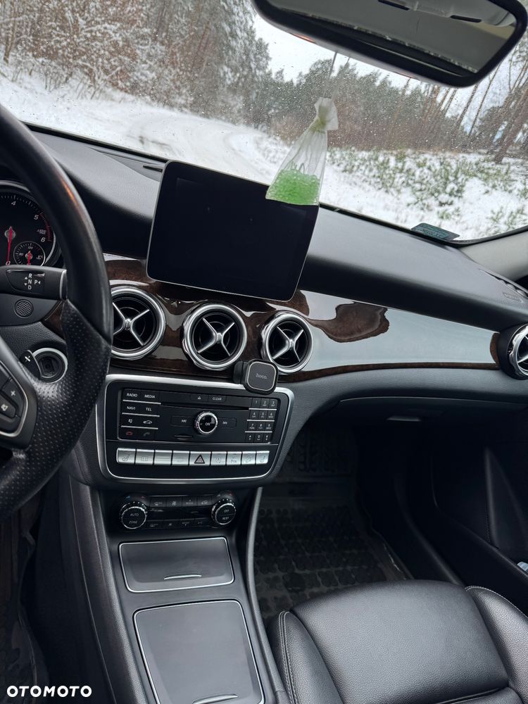 Mercedes-Benz GLA 220 d 4-Matic - 18