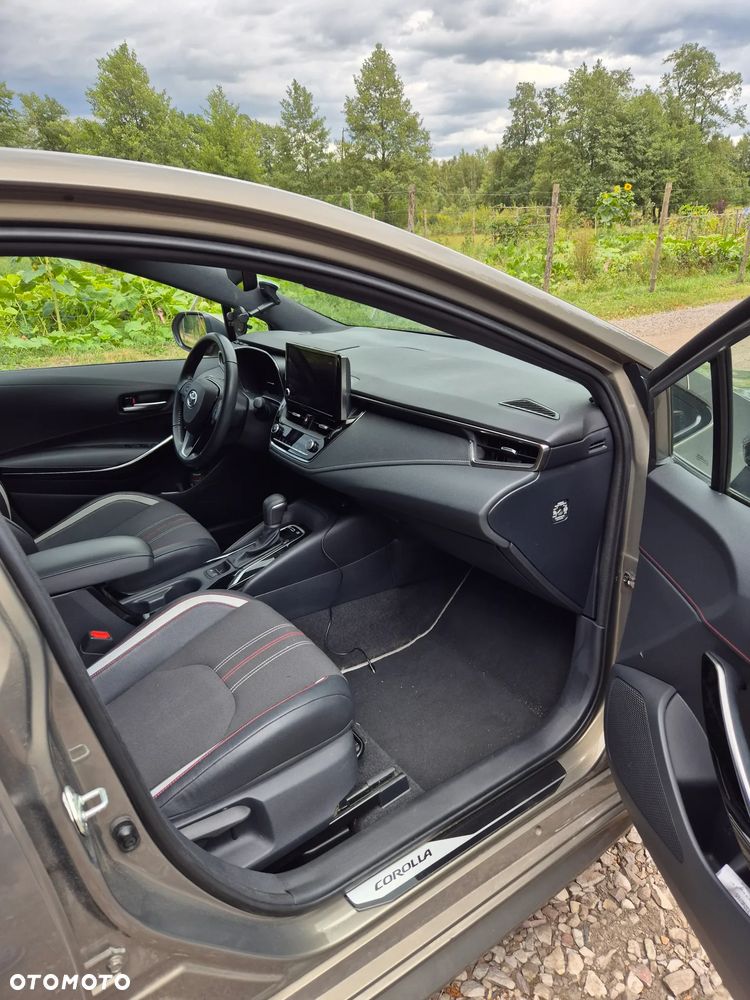 Toyota Corolla - 10