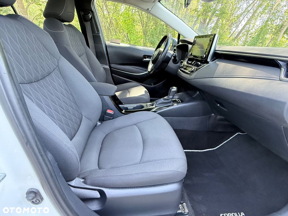 Toyota Corolla 1.8 Hybrid Comfort - 18