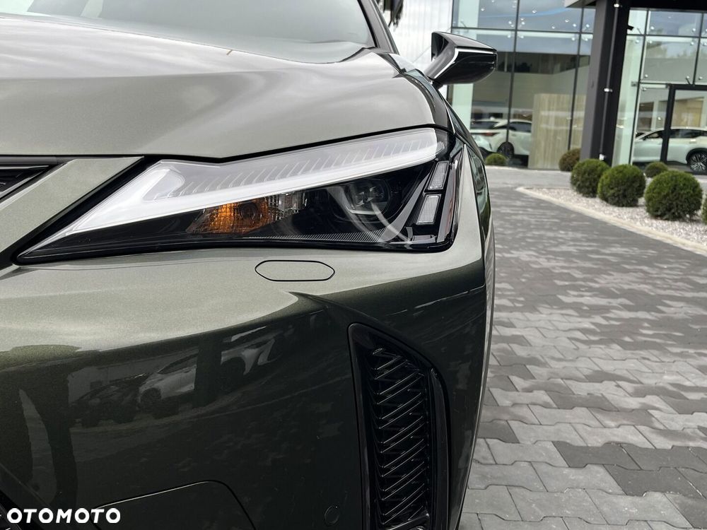 Lexus UX 2023