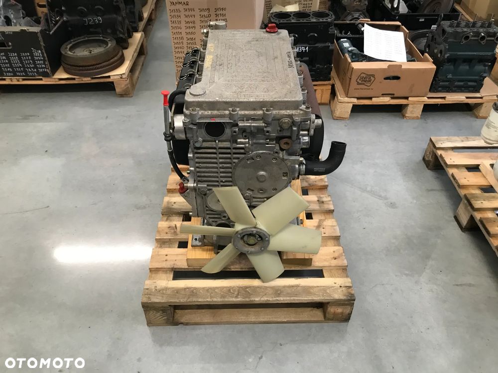 SILNIK HATZ 4W35 19,9 kW 8942netto - 2