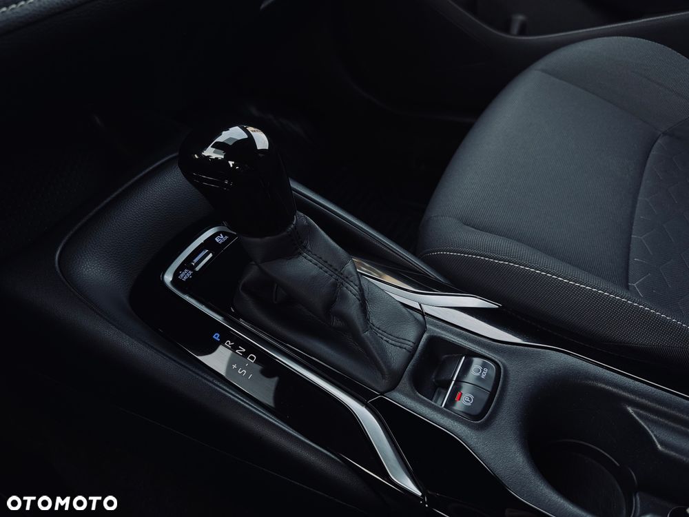 Toyota Corolla 2.0 Hybrid Executive - 24
