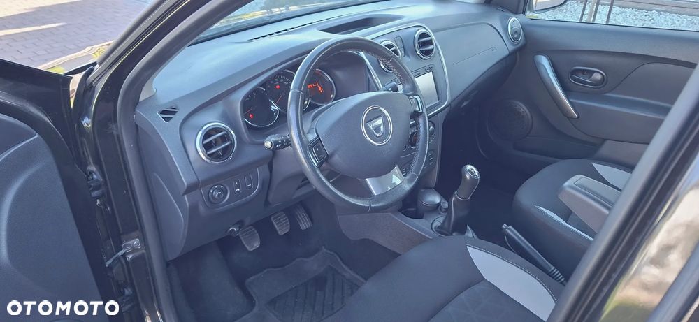 Dacia Sandero TCe 90 Laureate - 24