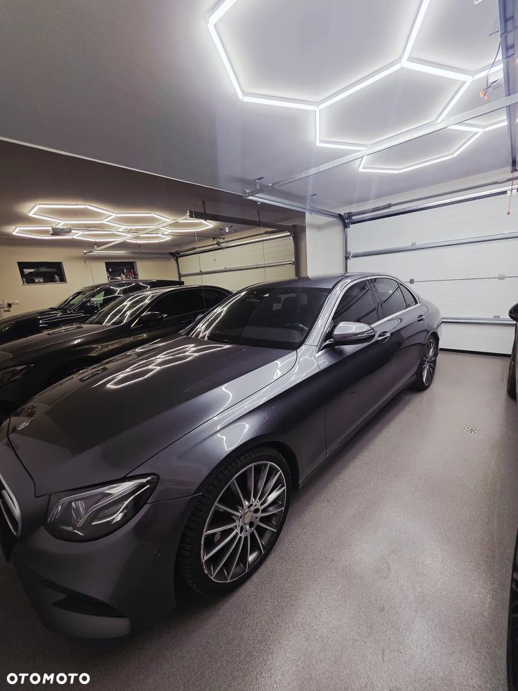 Mercedes-Benz Klasa E 220 d 9G-TRONIC AMG Line - 2