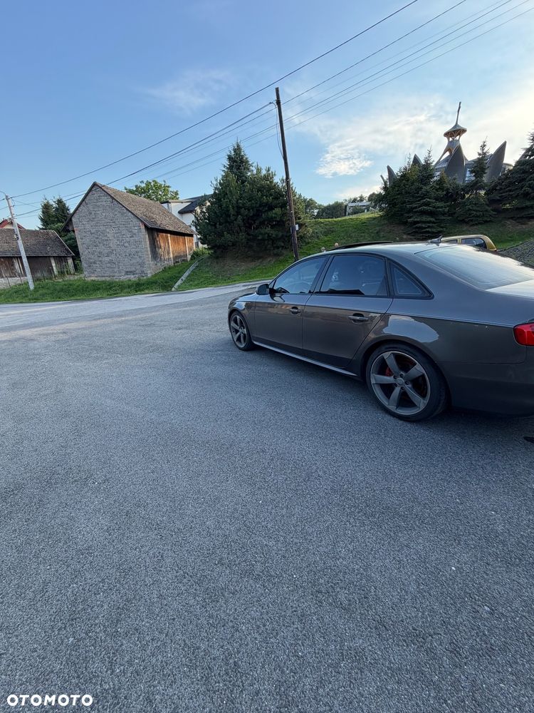 Audi A4 Limousine - 13