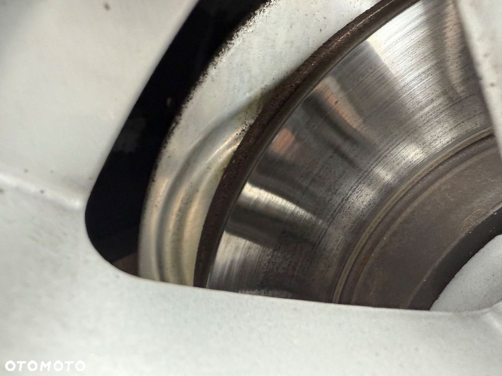 Audi A4 Avant 35 TDI S tronic design - 18