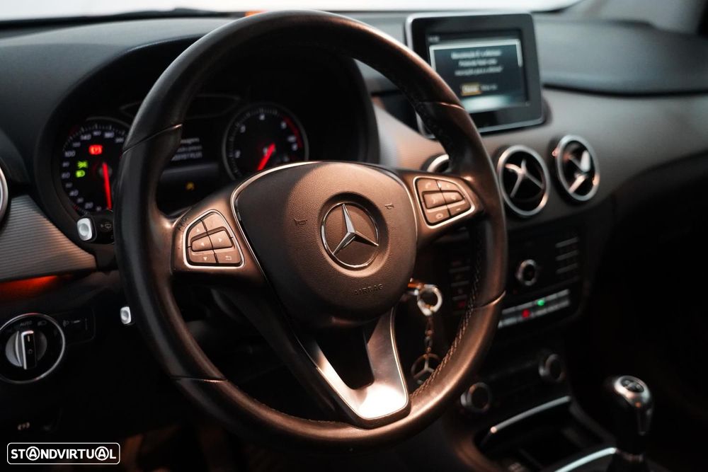 Mercedes-Benz B 180 d Style - 8