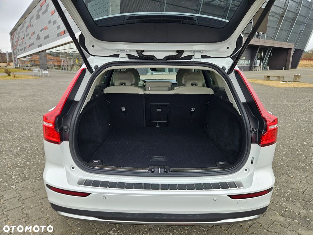 Volvo V60 Cross Country B5 B AWD Plus - 20