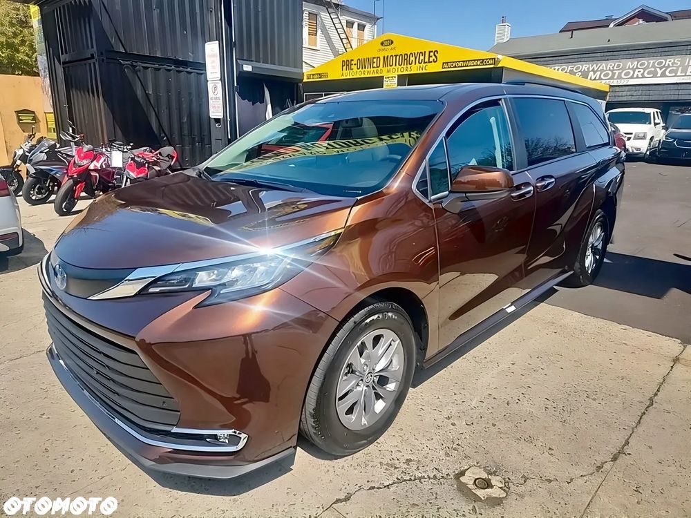 Toyota Sienna - 6