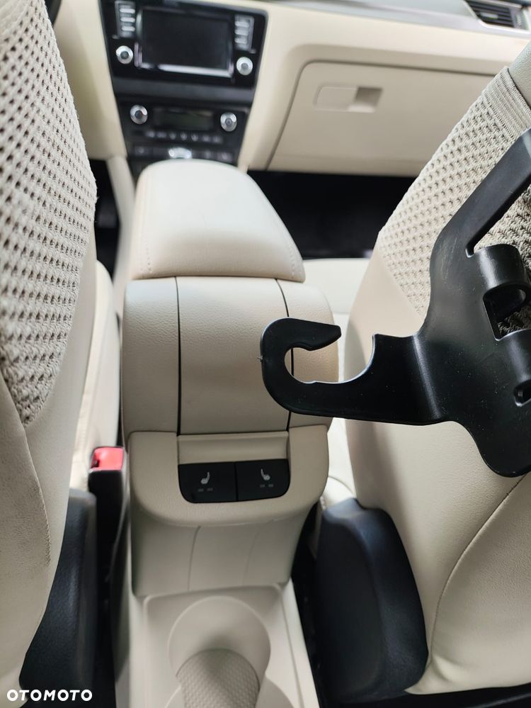 Skoda RAPID Spb 1.0 TSI Style DSG - 5
