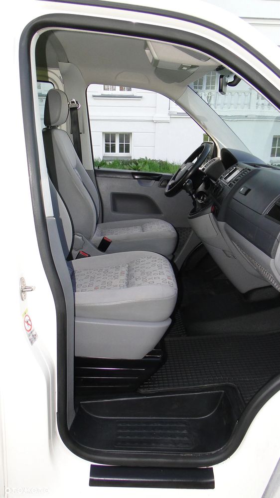 Volkswagen Transporter Caravelle Kurz (7.Si.) - 9