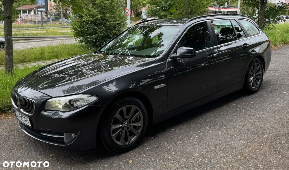 BMW Seria 5 525d xDrive - 6