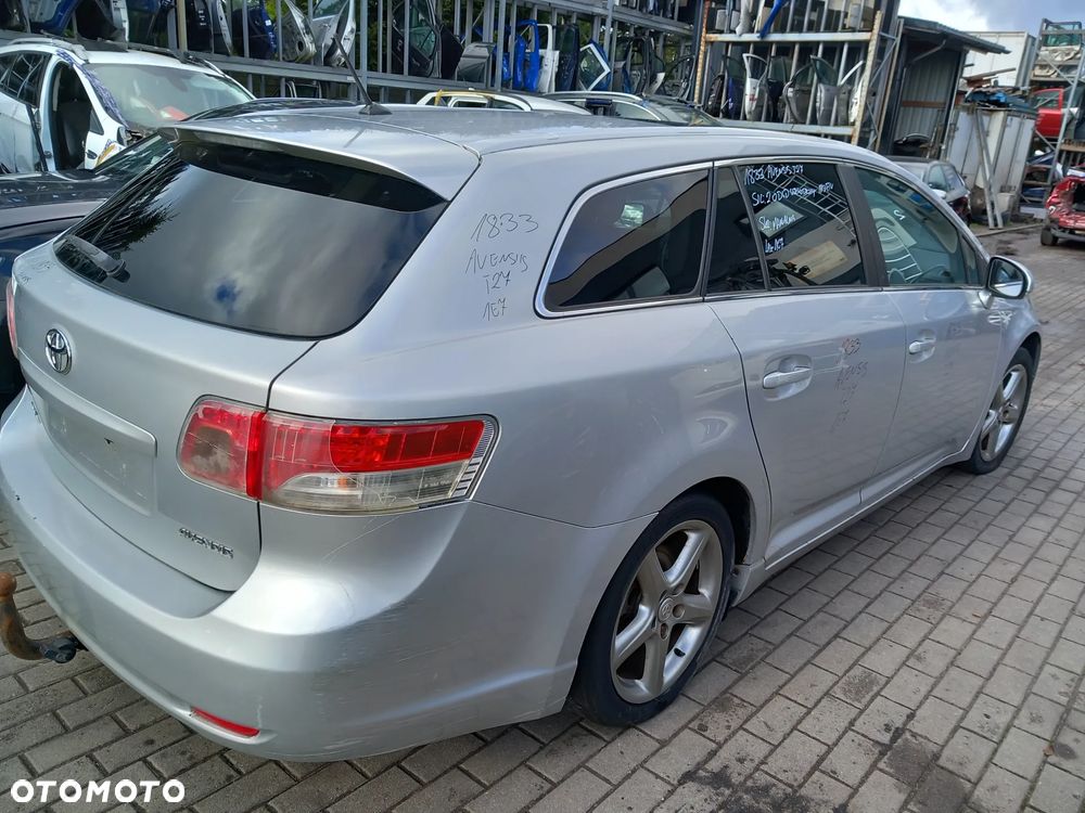 TOYOTA AVENSIS T27 BŁOTNIK PRAWY TYLNY PRAWY TYŁ ĆWIARA ĆWIARTKA KOLOR: 1F7 - 1