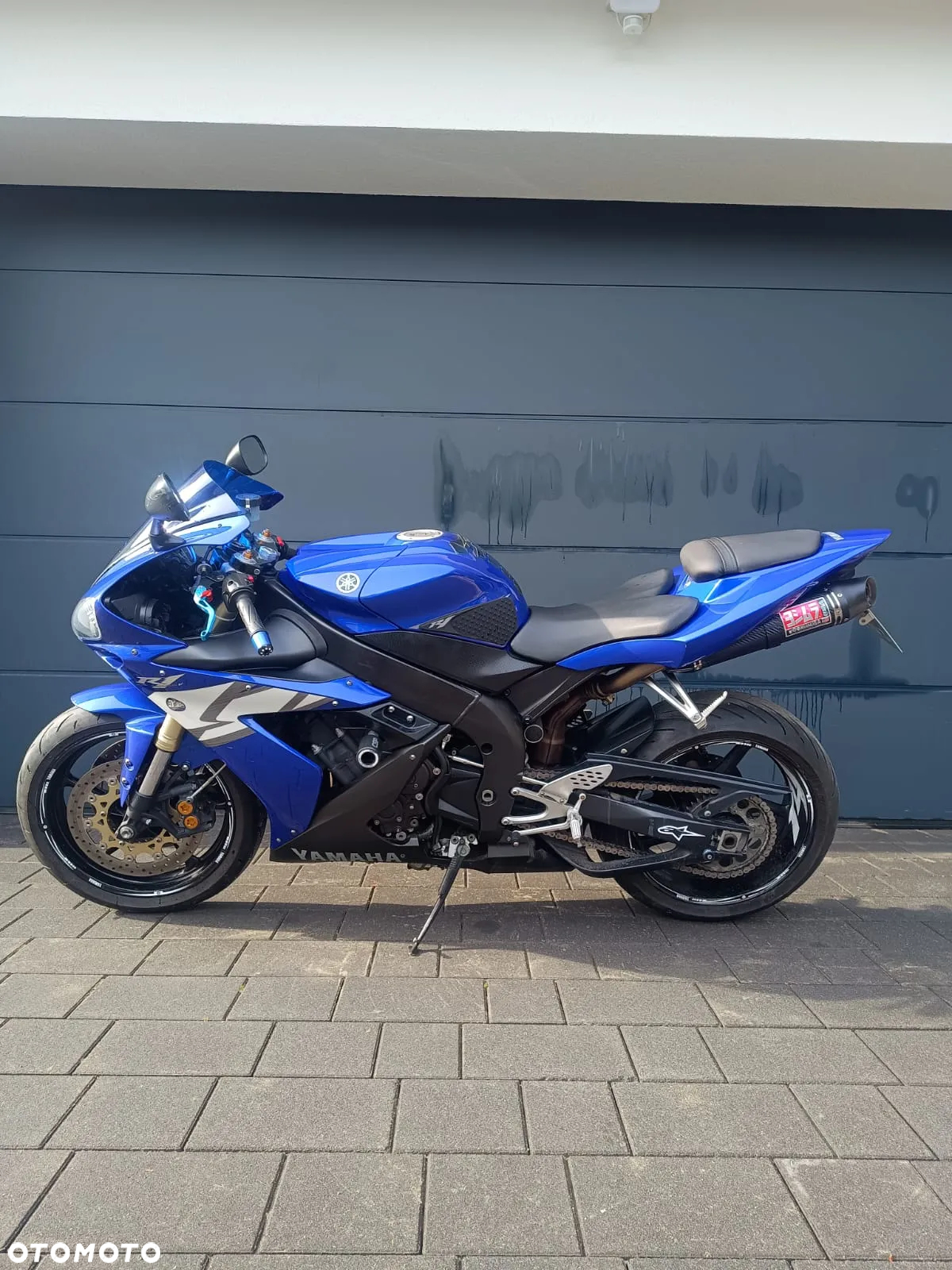 Yamaha R1 - 2