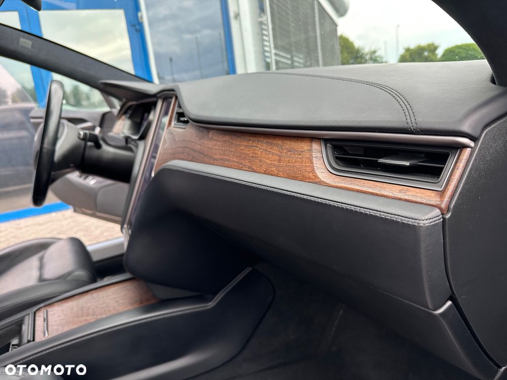 Tesla Model S Long Range AWD - 17