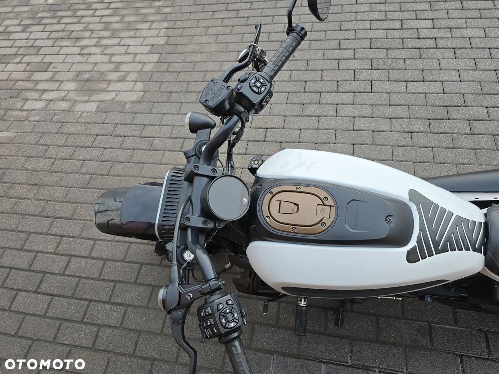 Harley-Davidson Sportster - 17