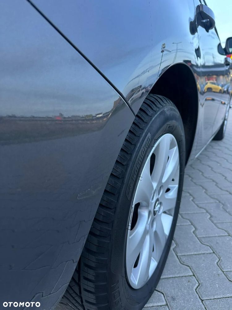 Opel Astra IV 1.6 Sport - 11