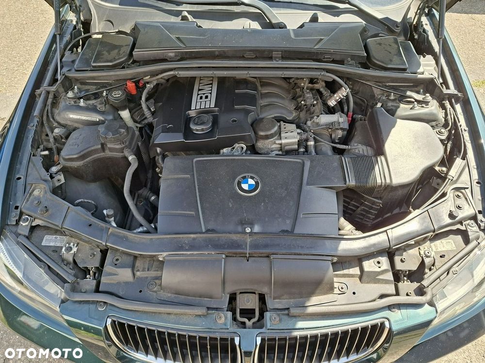 BMW Seria 3 318i - 26