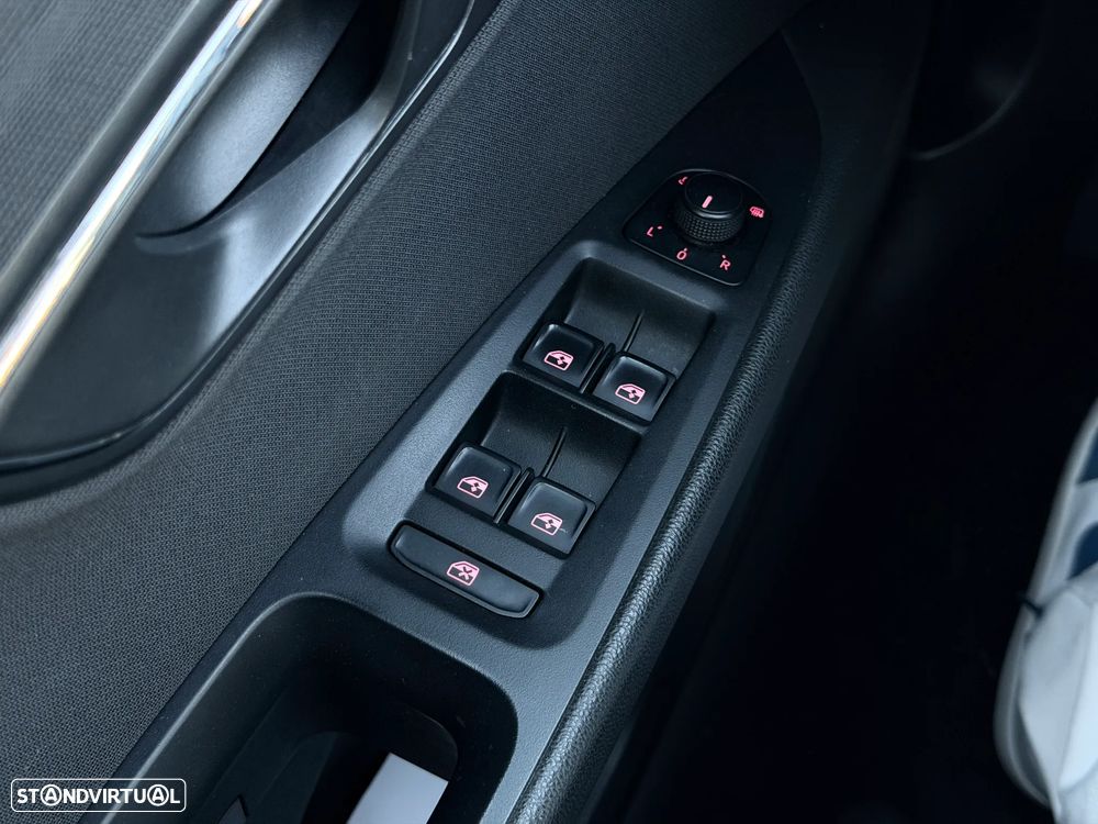 SEAT Leon ST 1.6 TDI S&S DSG Style - 17