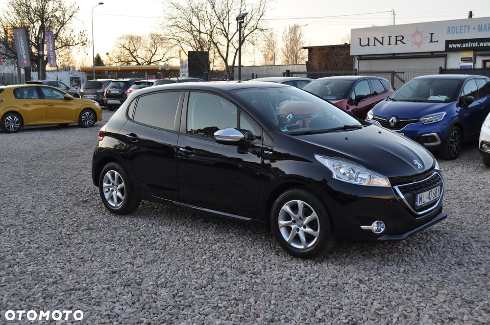Peugeot 208 - 1