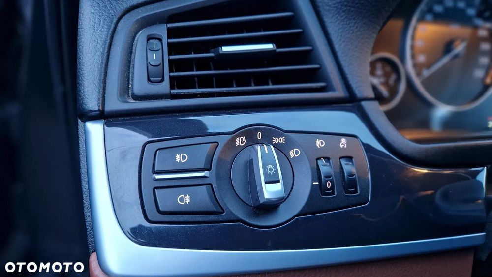 BMW Seria 5 520d Sport-Aut - 15