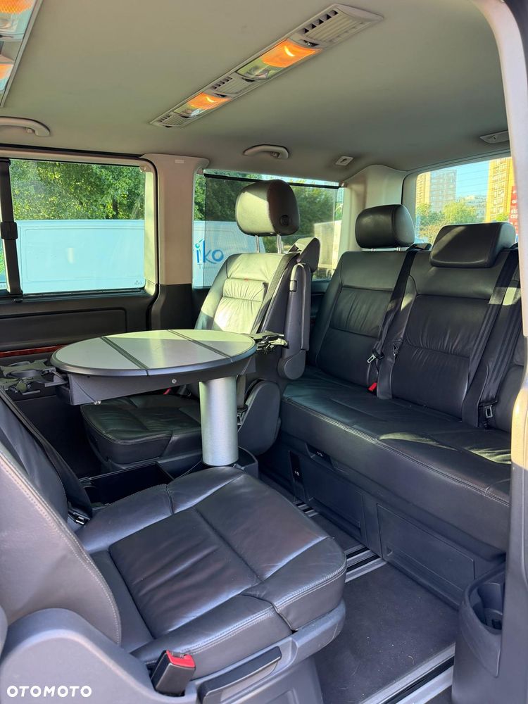 Volkswagen Multivan - 14