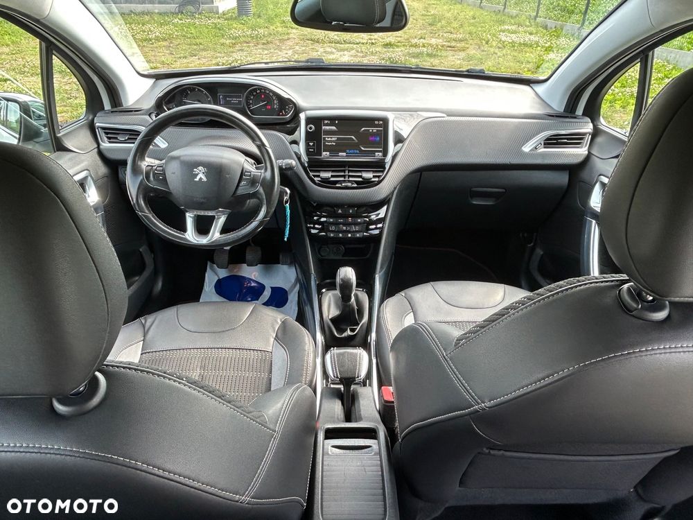 Peugeot 2008 1.6 e-HDi Allure S&S - 21