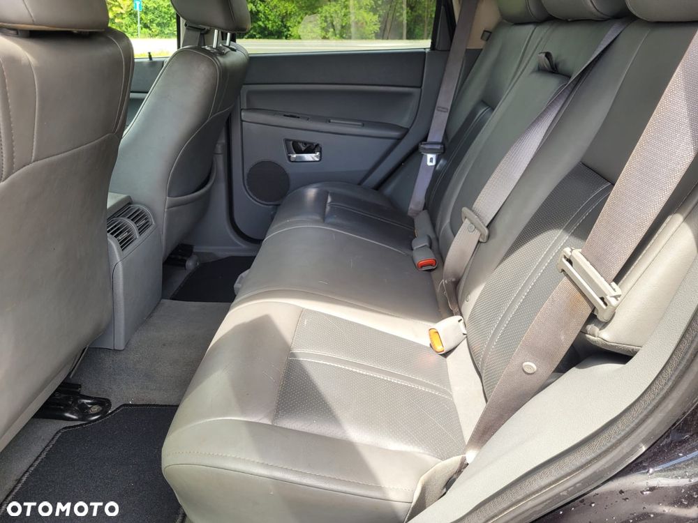 Jeep Grand Cherokee - 14