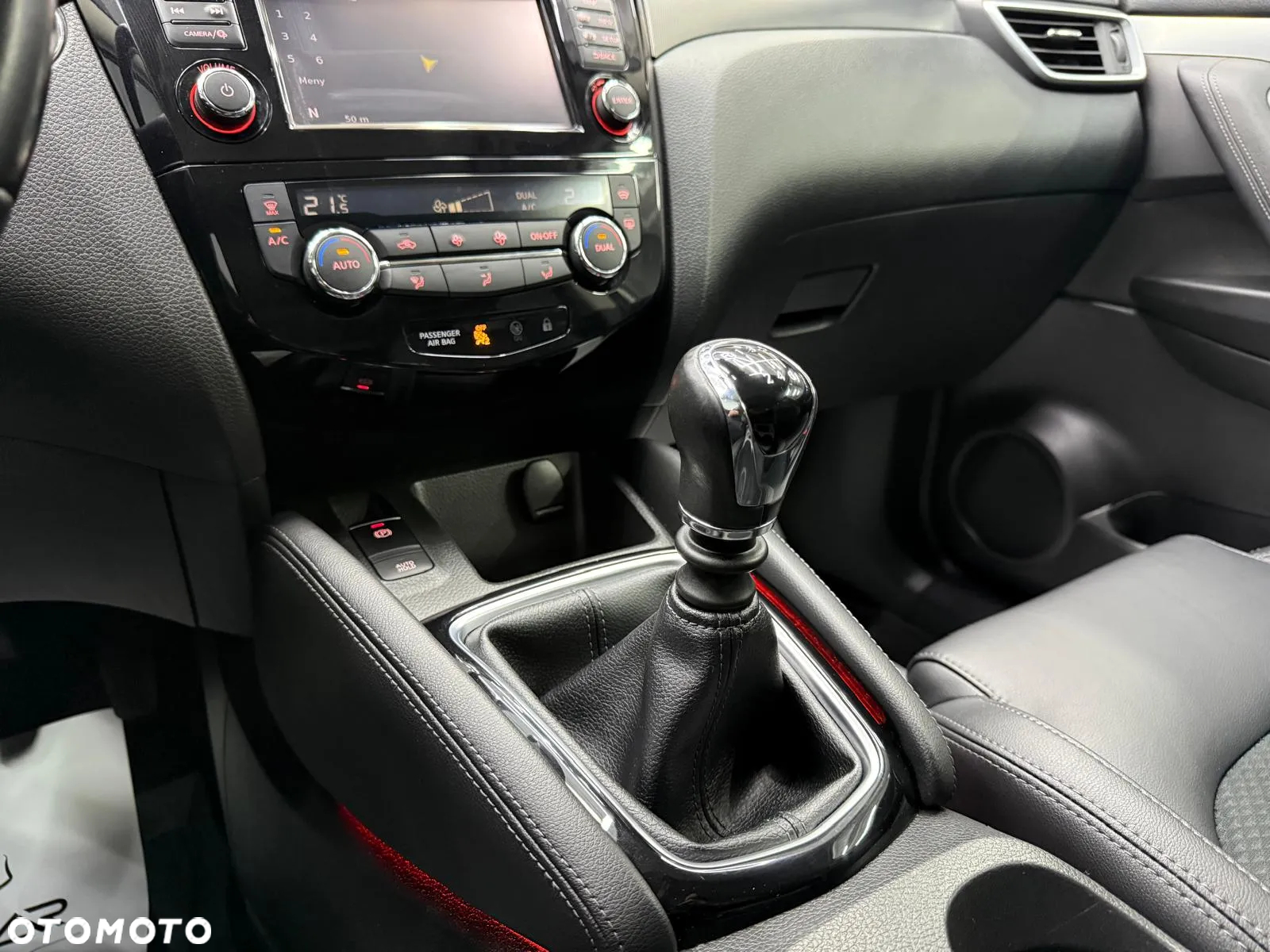 Nissan Qashqai 1.3 DIG-T TEKNA - 21