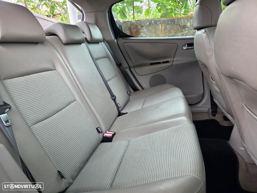 Peugeot 207 1.6 HDi Sport - 19