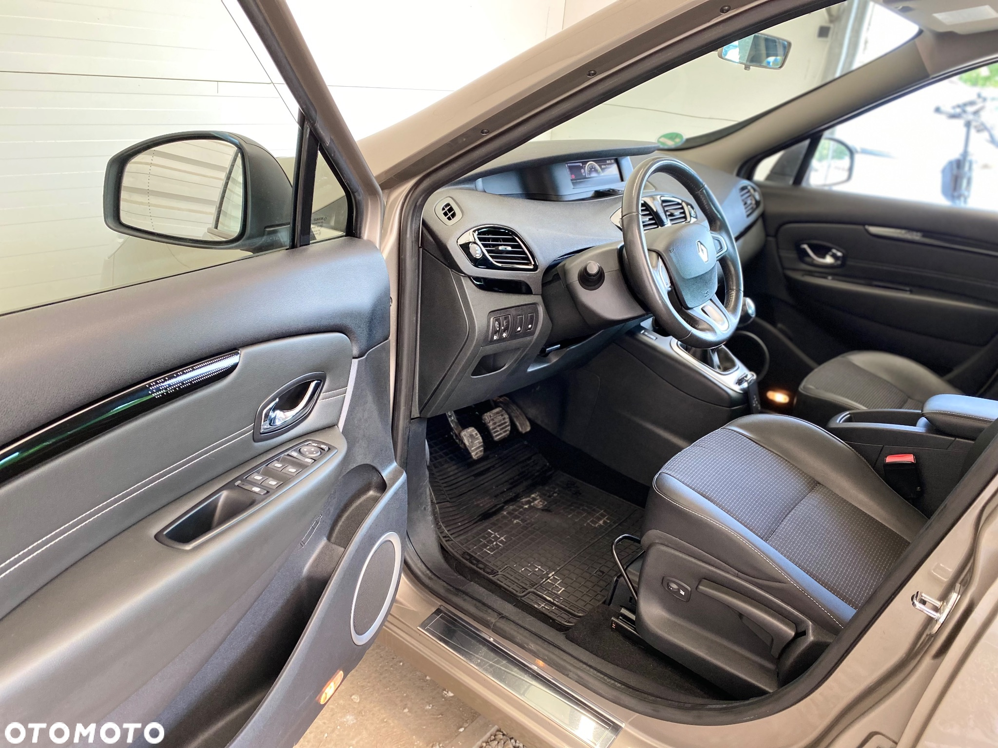 Renault Scenic 1.2 TCe Energy Intens - 8