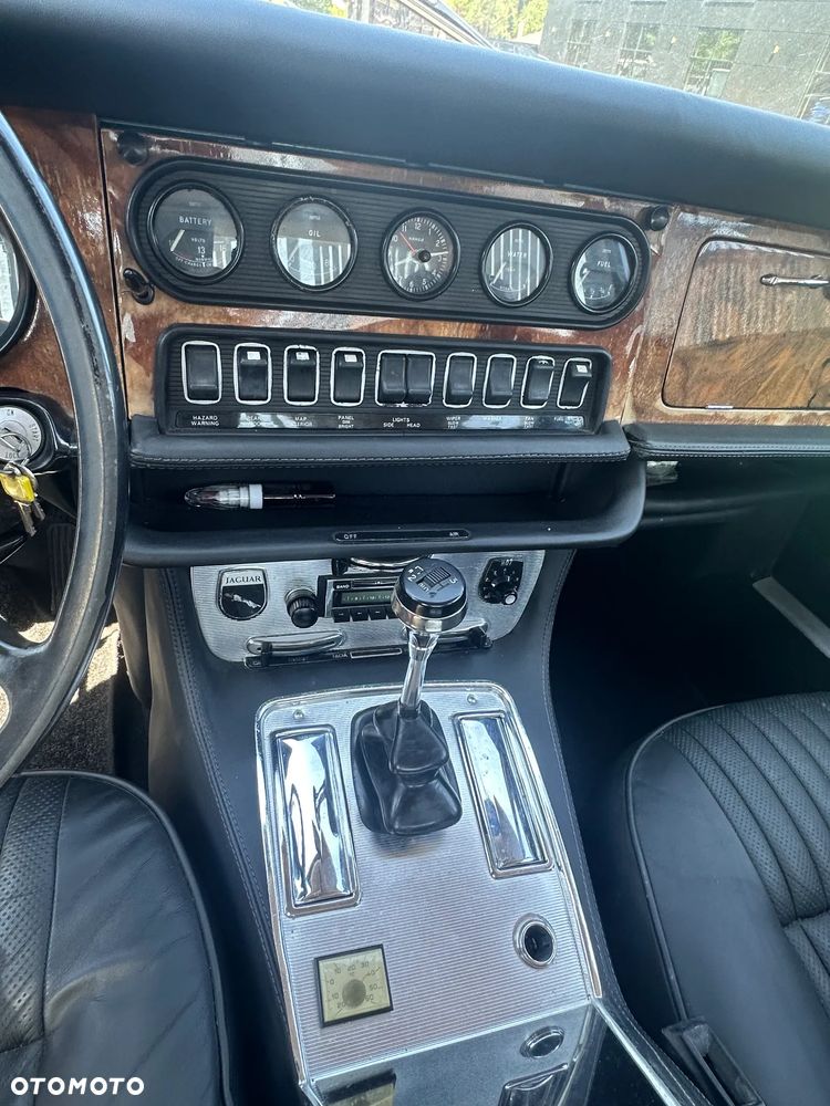 Jaguar XJ - 5