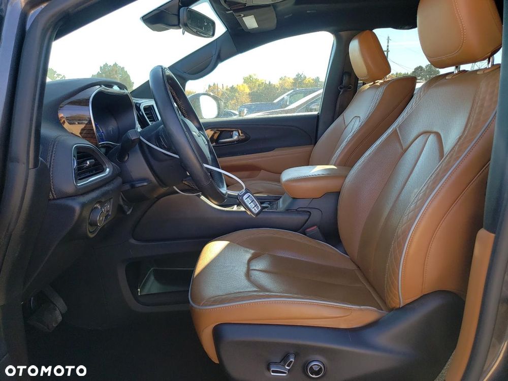 Chrysler Pacifica - 7