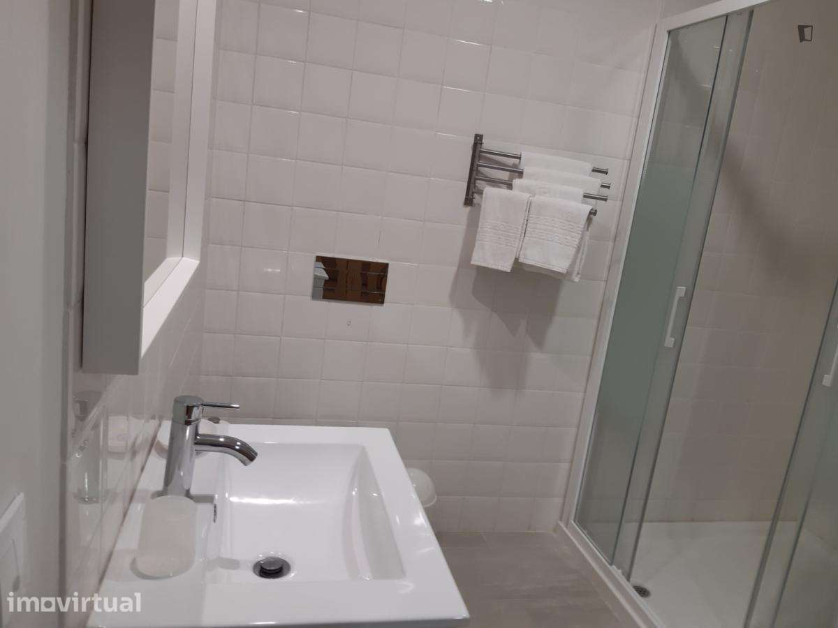 Apartamento com 2 quartos - localizado em Santo Ildefonso Porto - Grande imagem: 2/8