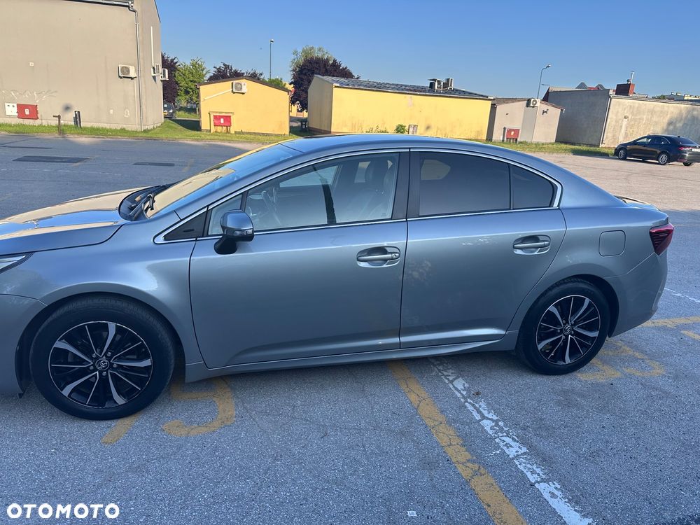 Toyota Avensis 1.8 Prestige MS - 4