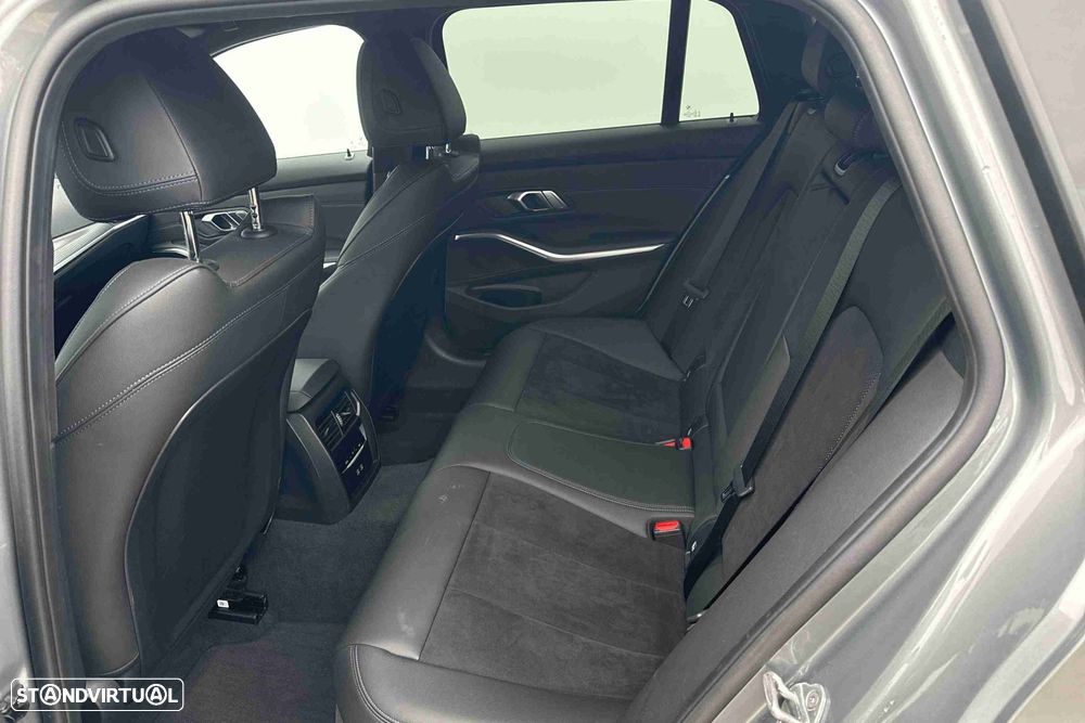 BMW 320 e Touring Pack Desportivo M Auto - 4