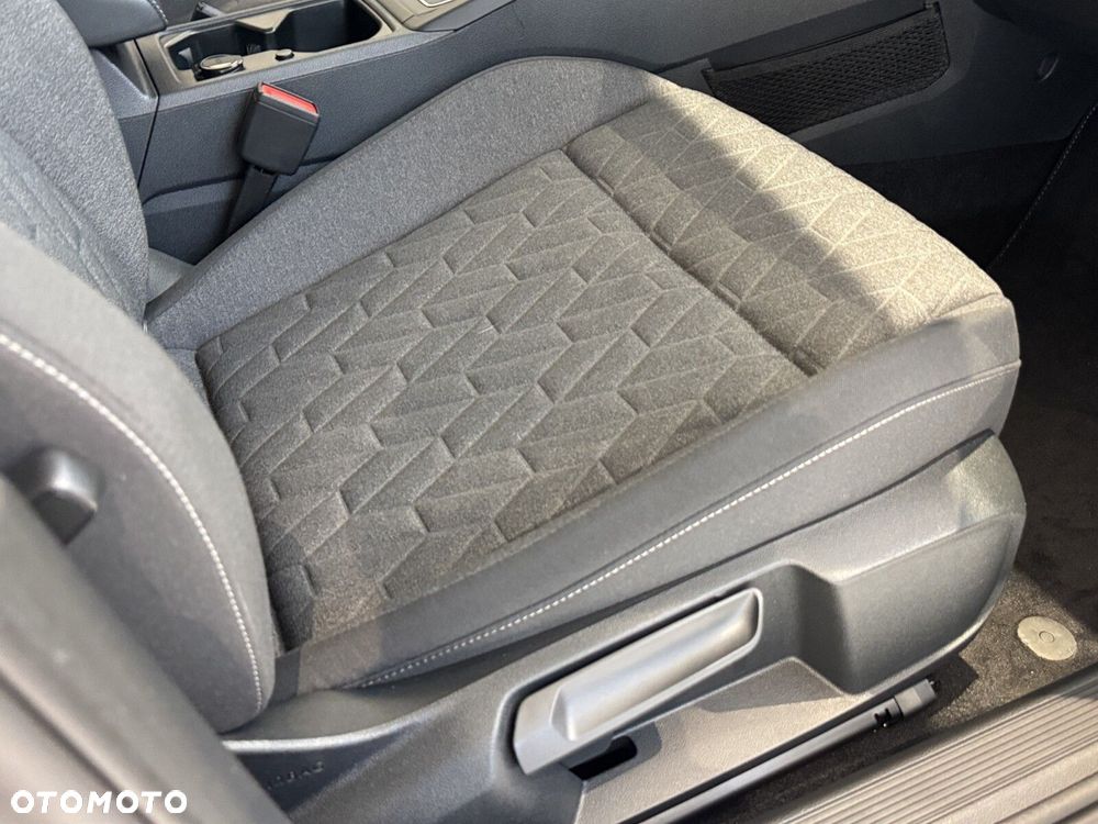 Volkswagen Golf Variant 1.5 eTSI mHEV Life DSG - 17