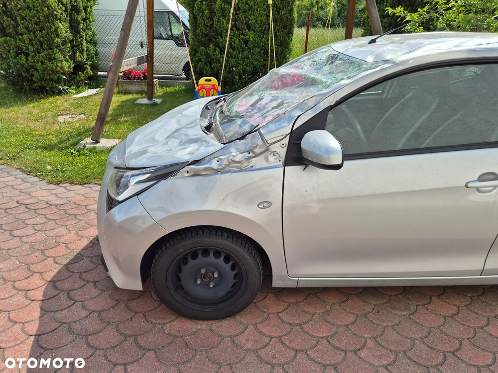 Toyota Aygo x-play - 35