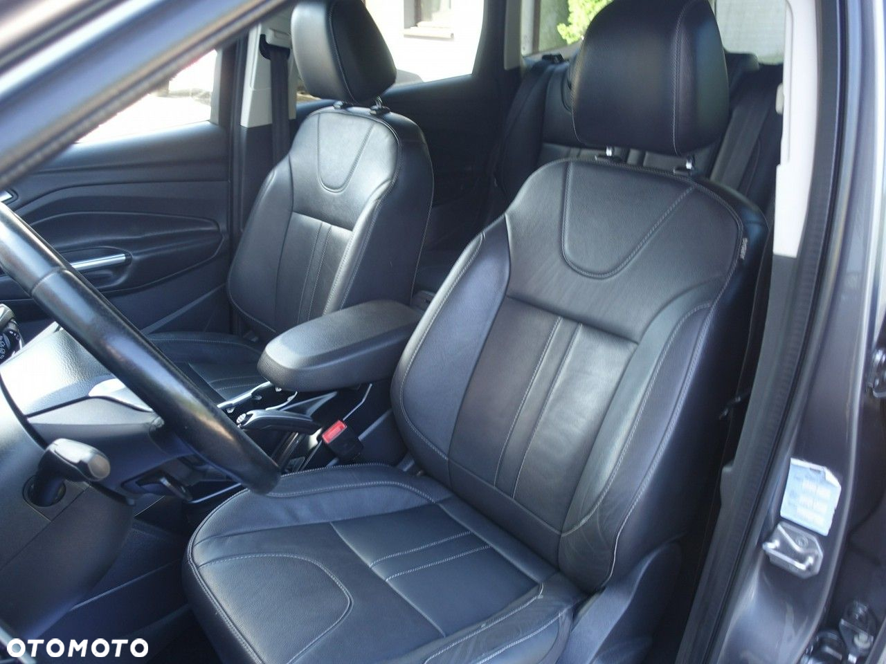 Ford Kuga - 11